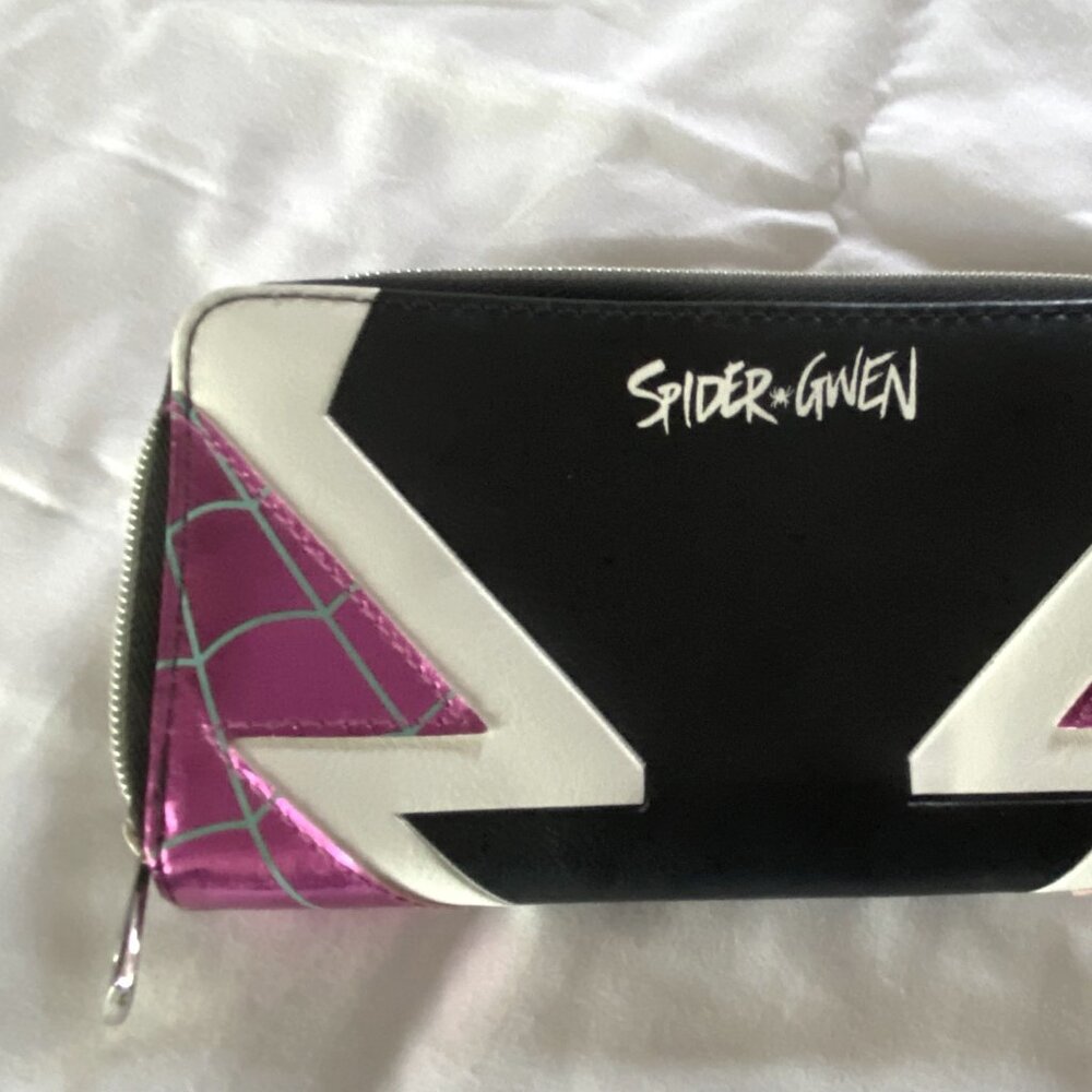 Spider-Gwen Marvel Lootwear Exclusive Wallet.